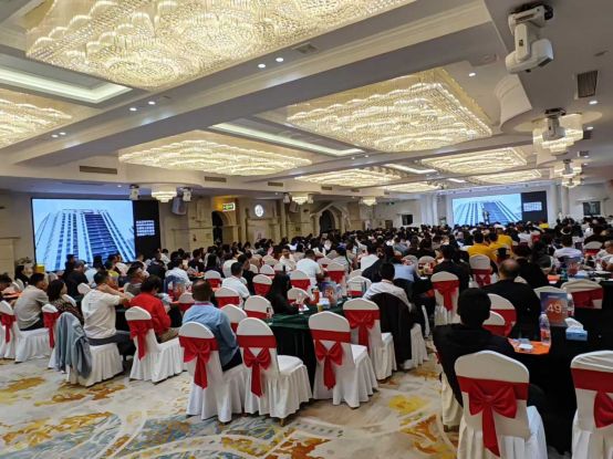 云仓酒庄2025年加速专业化推进：从渠道整合到品牌深耕的新阶段